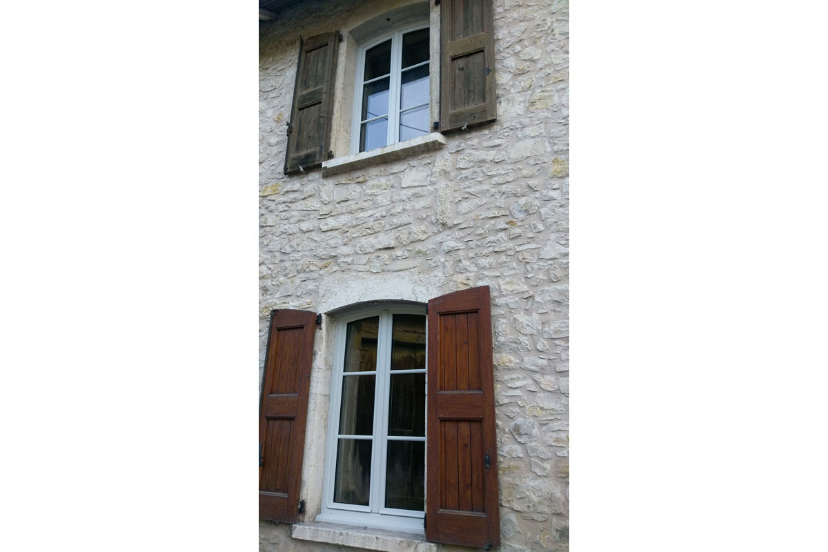 fenetre bois renovation brangues 2